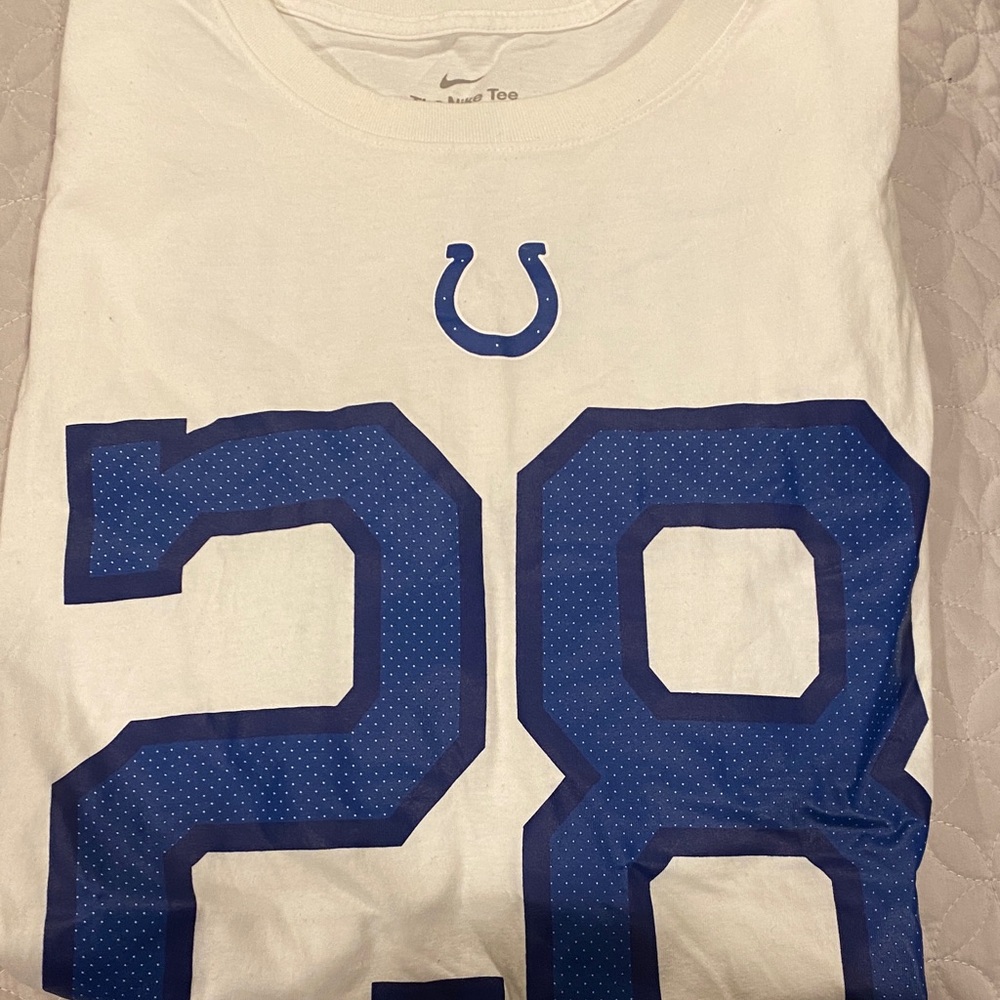 Taylor White and Blue Short Sleeve Tee